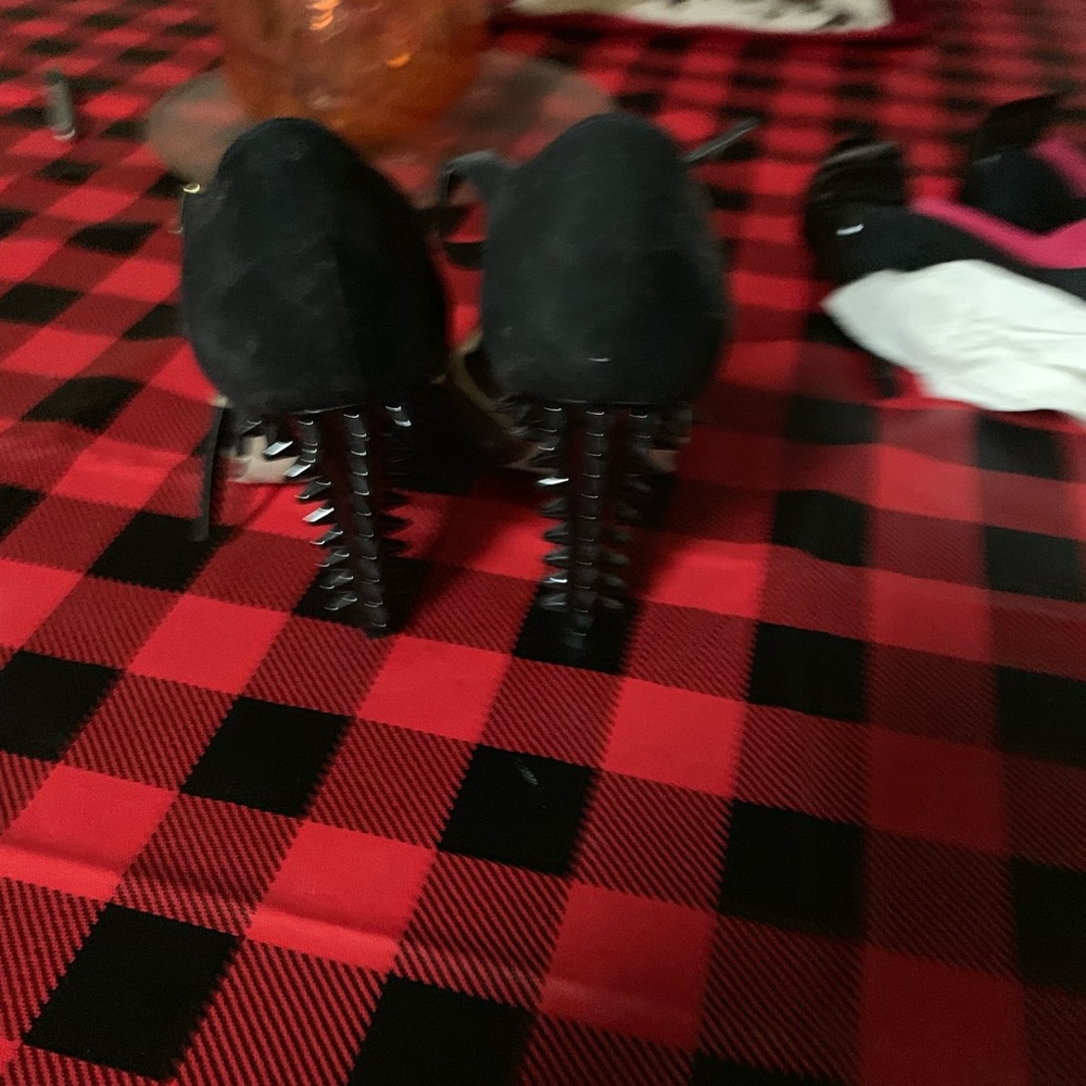 Spiky Pretty - image 2